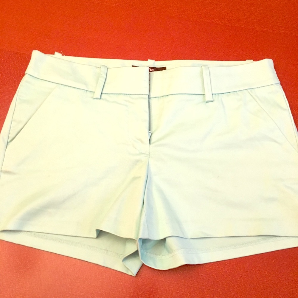 Mossimo stretch cotton twill shorts.